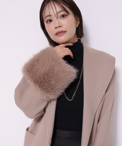 Apuweiser-riche（アプワイザーリッシェ）の「袖ファーショートリバー