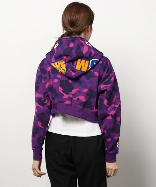A BATHING APE（アベイシングエイプ）の「COLOR CAMO CROPPED SHARK