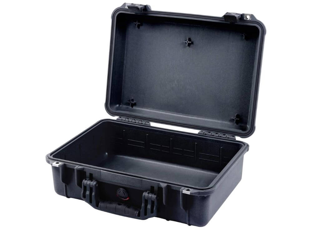 Pelican 1500 Case Canada - with custom handle & latch colours