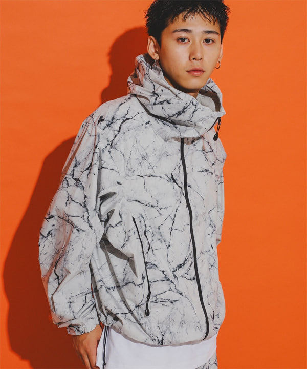 BEAMS（ビームス）撥水 総柄プリント ジップアップ フーディ（ブルゾン