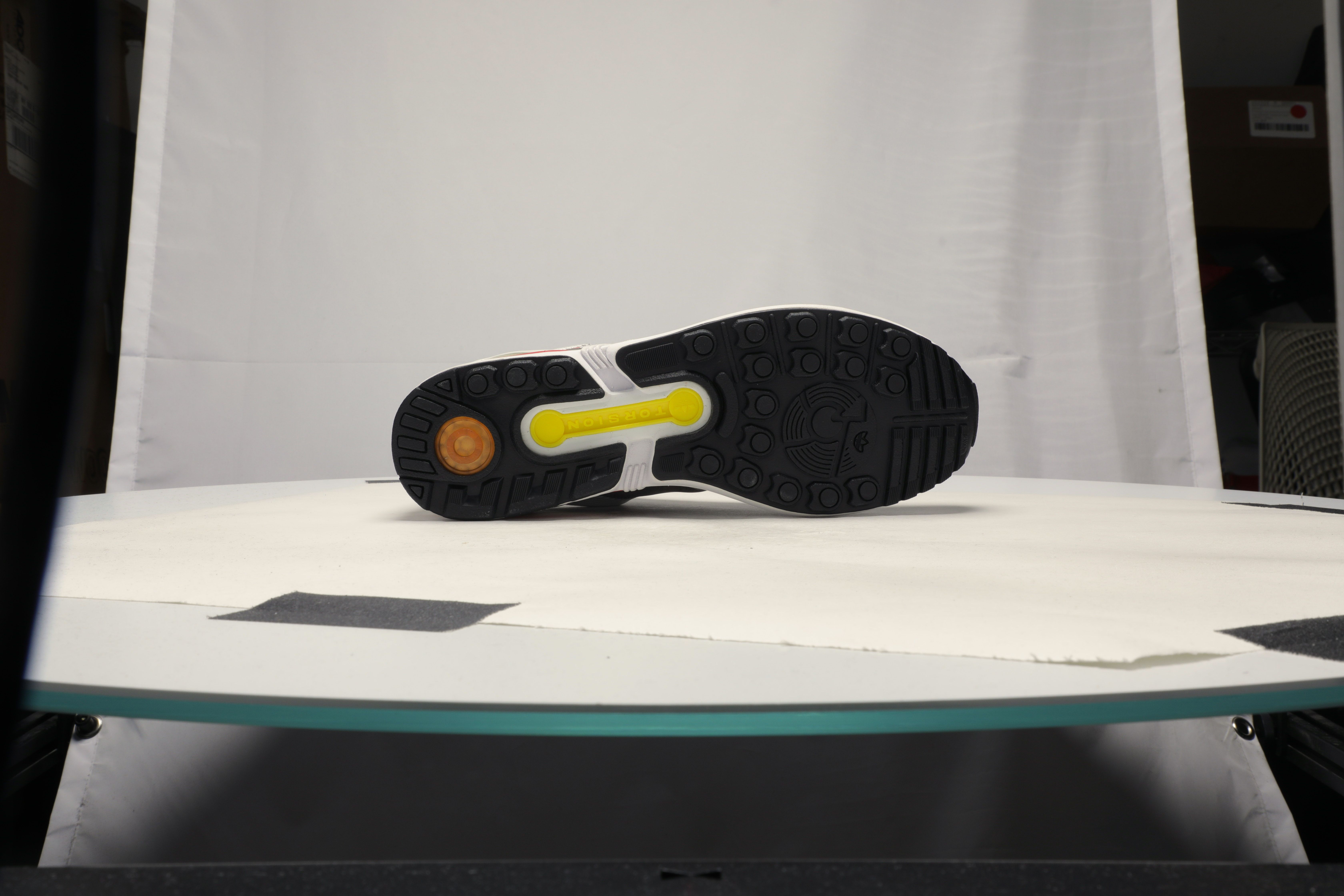 ZX 9000 'Wood Wood' - Adidas - 361055 - wht/poppy/iron | Flight Club