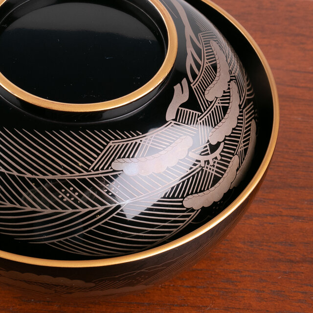 真塗 松鶴蒔絵 吸物椀 E1278F | iichi 日々の暮らしを心地よくする