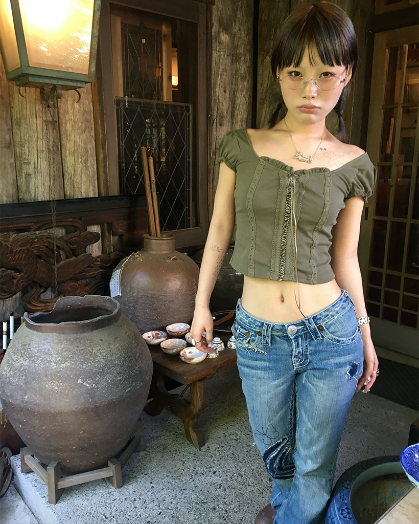 センターレースアップフリルクロップドトップス | ファッション通販