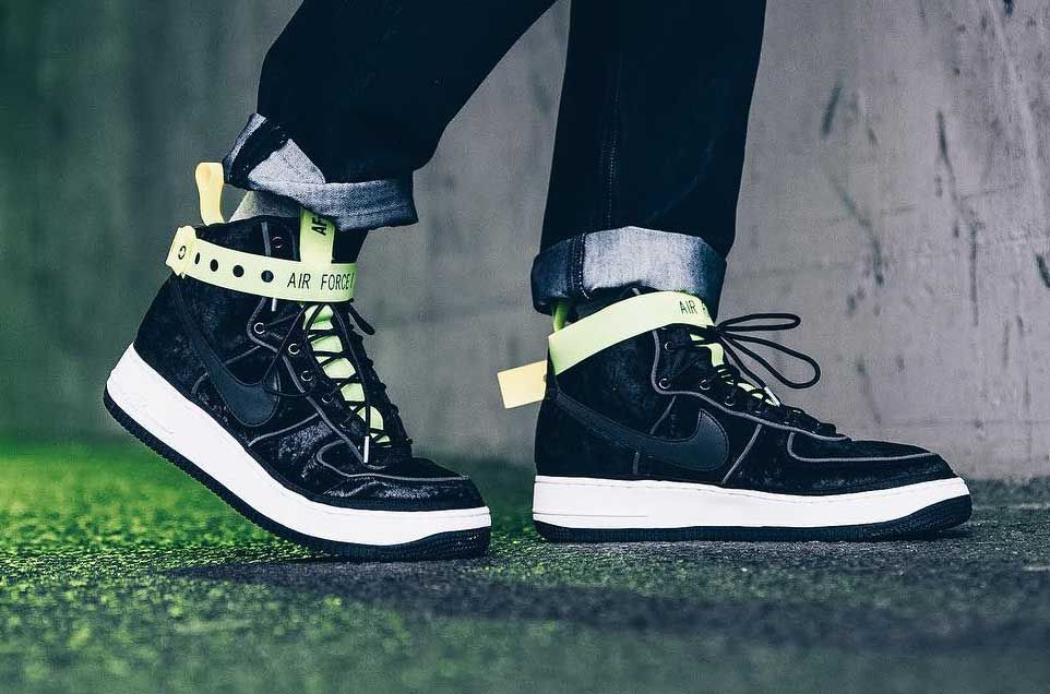 スニダンで購入可】MAGIC STICK × NIKE AIR FORCE 1 HIGH 