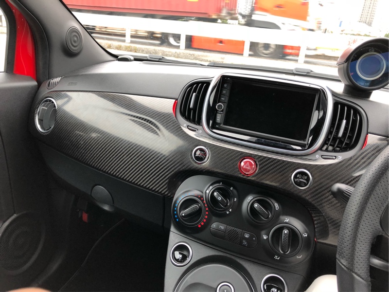 ダッシュボードのカーボン化（アバルト 595 （ハッチバック）・2代目