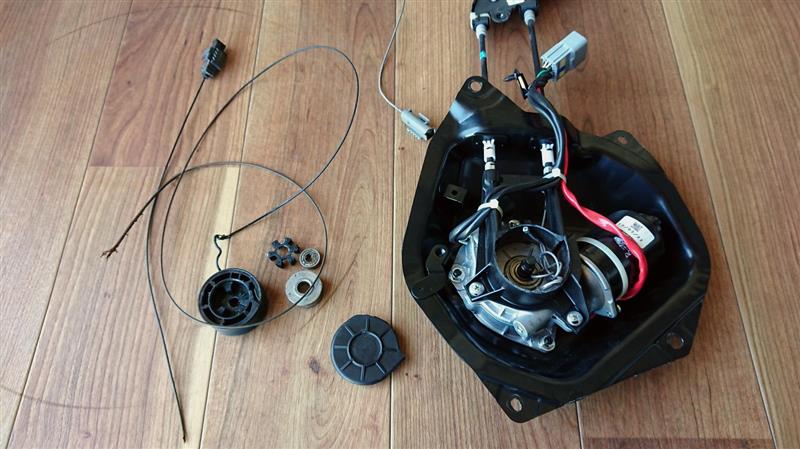 運転席側スライドドアモーター交換 その2（日産 セレナ・C26）by ゴン