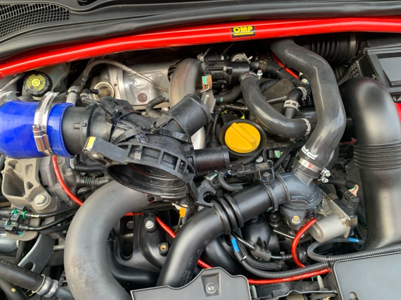 パッカンパイプ（インテークパイプ）交換 ショップ作業（ルノー