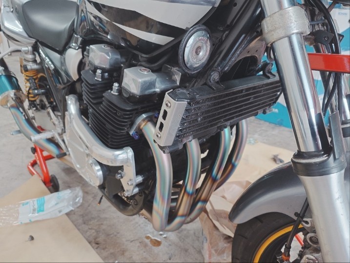 オイルクーラー交換、取り付け（ヤマハ XJR1300）by さくらはち