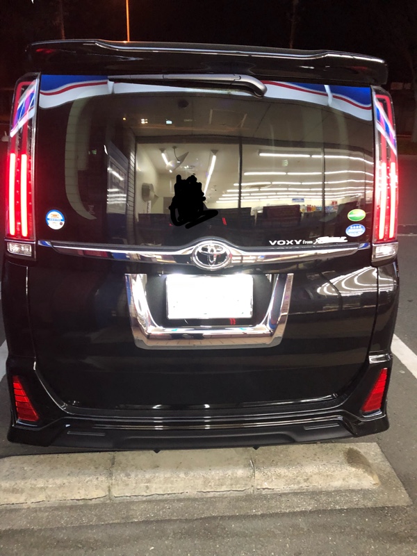TOYOTA TOYOTA純正エスクァイア後期テールランプ のパーツレビュー