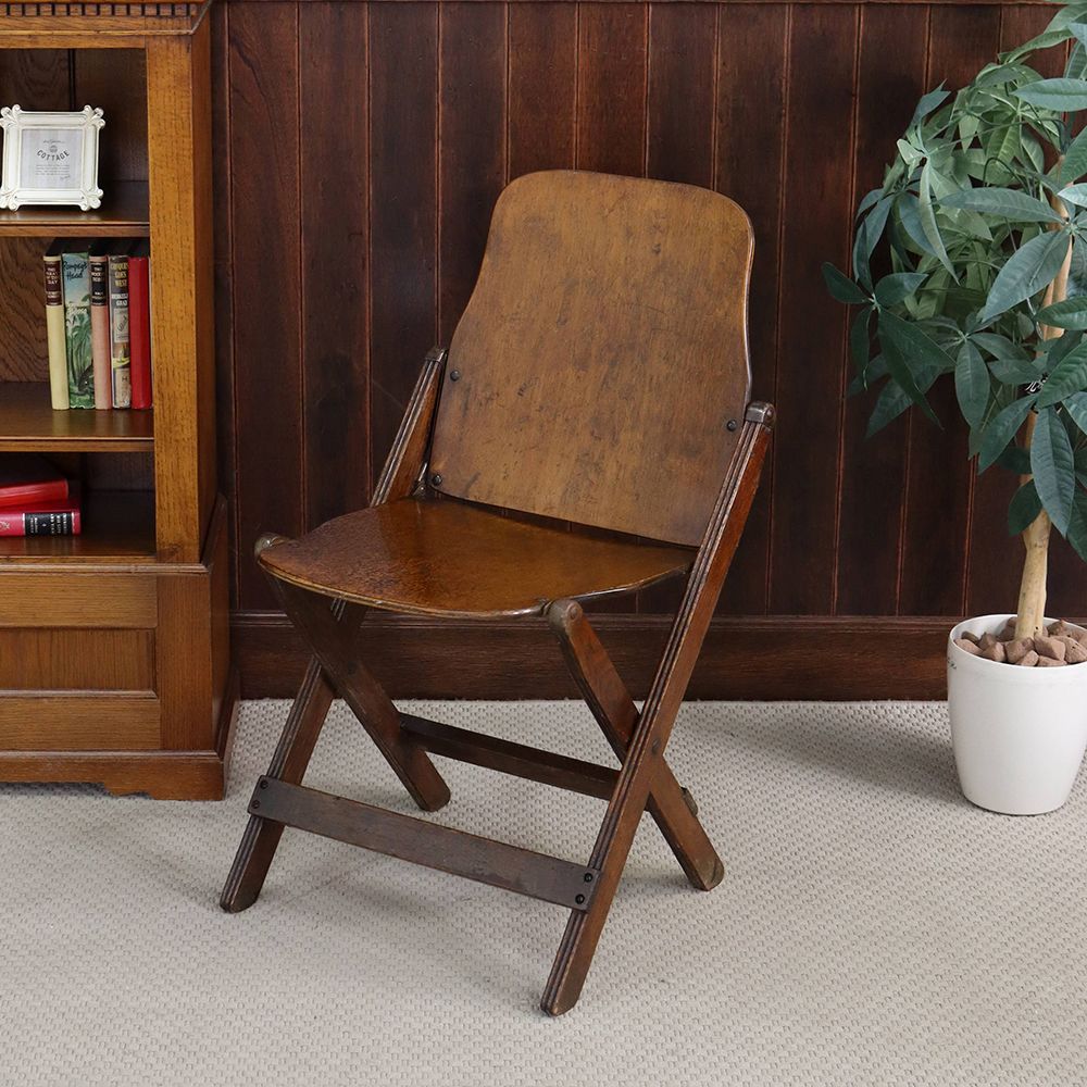 薄さにビックリ♪ 折りたたみチェア VC109-036 – アンティーク家具と