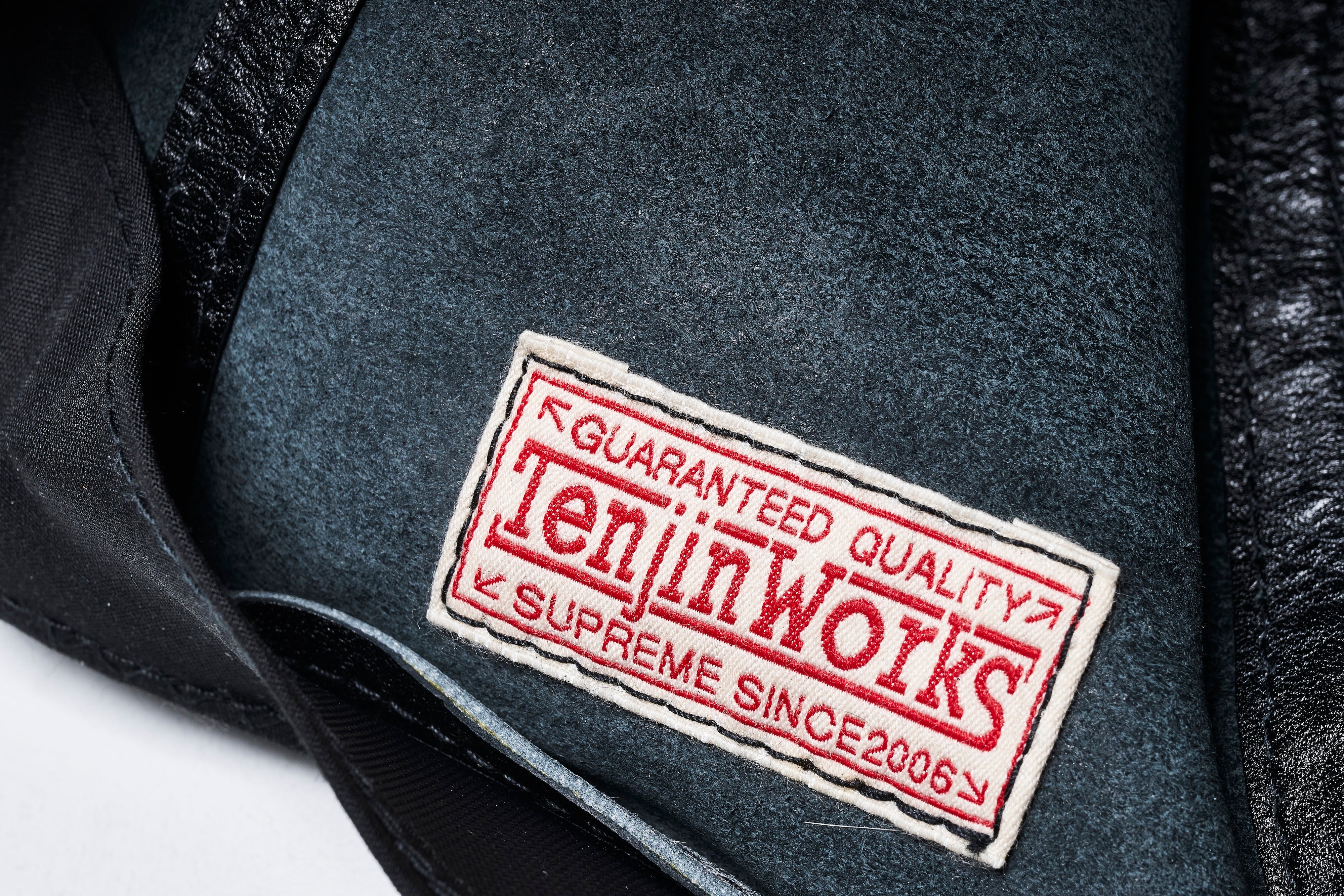 天神ワークス × Lightning キップレザー トラッカーキャップ