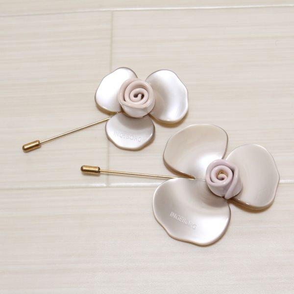 ピンク系花ピンブローチ2個セット - ピンクハウス通販｜リサイクル