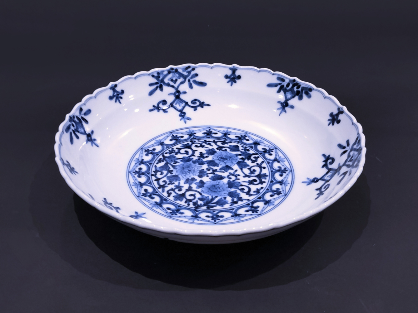 7号鉢 牡丹唐草瓔珞紋 | CRAFTAL