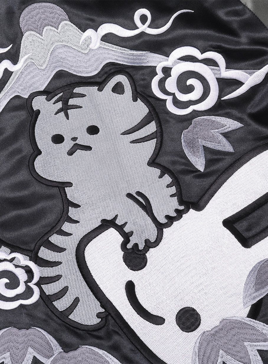 上向きとらちゃんのリバーシブルスカジャン｜ウサギがいる｜CUNE