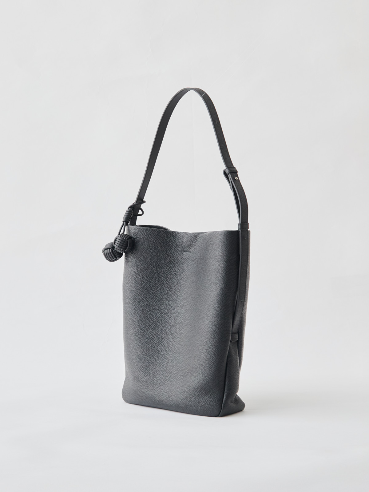 itten-itten ワンショルダーバッグ/ブラック | Factelier (ファクトリエ)