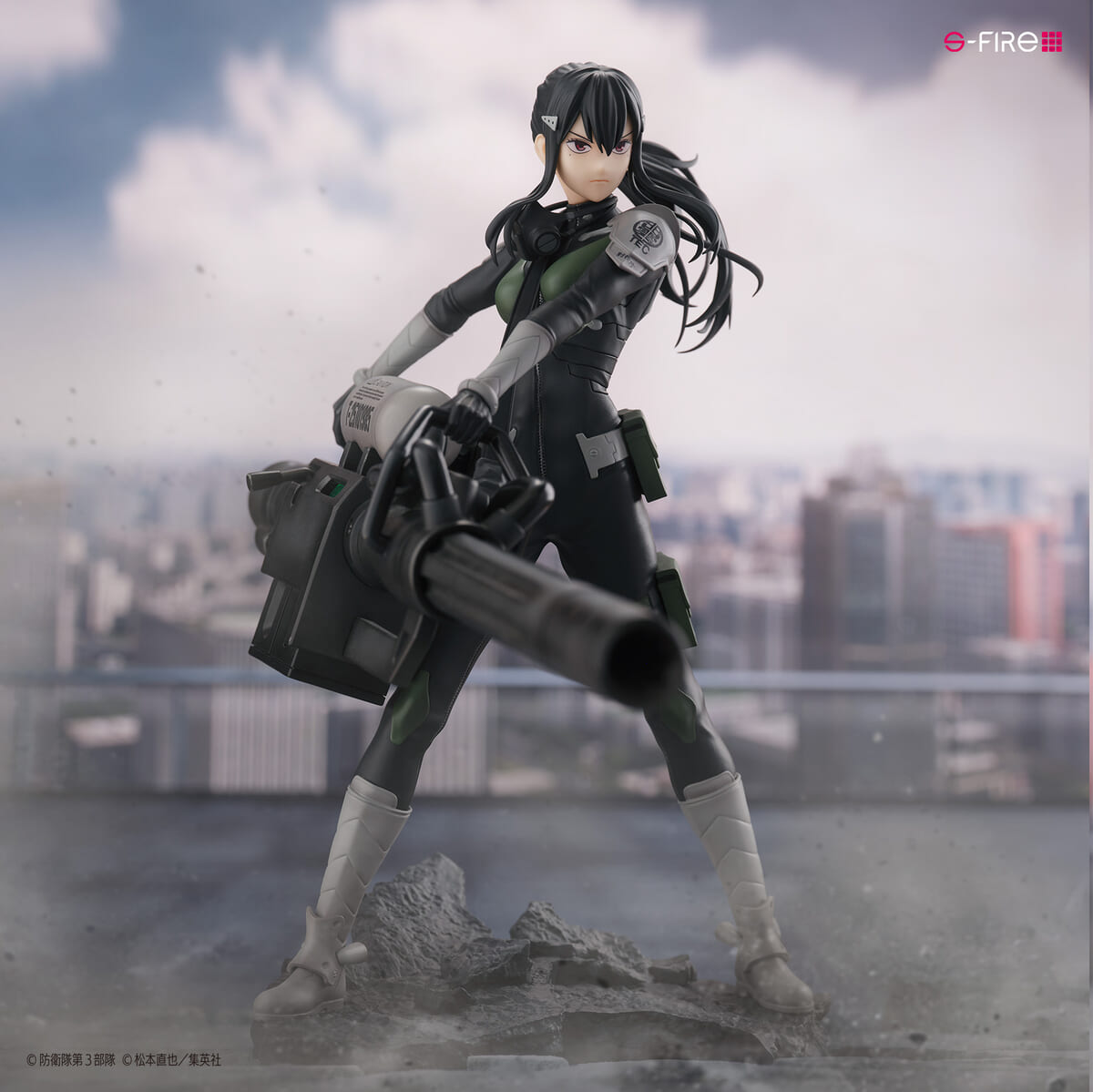 印象的な専用武器を持つ迫力の姿！セガ『怪獣8号』 フィギュア 亜白ミナ