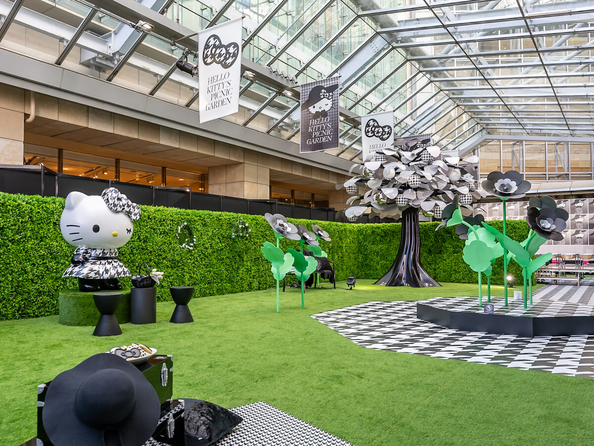 ハローキティのオブジェやピクニックエリアを設置！サンリオ「HELLO