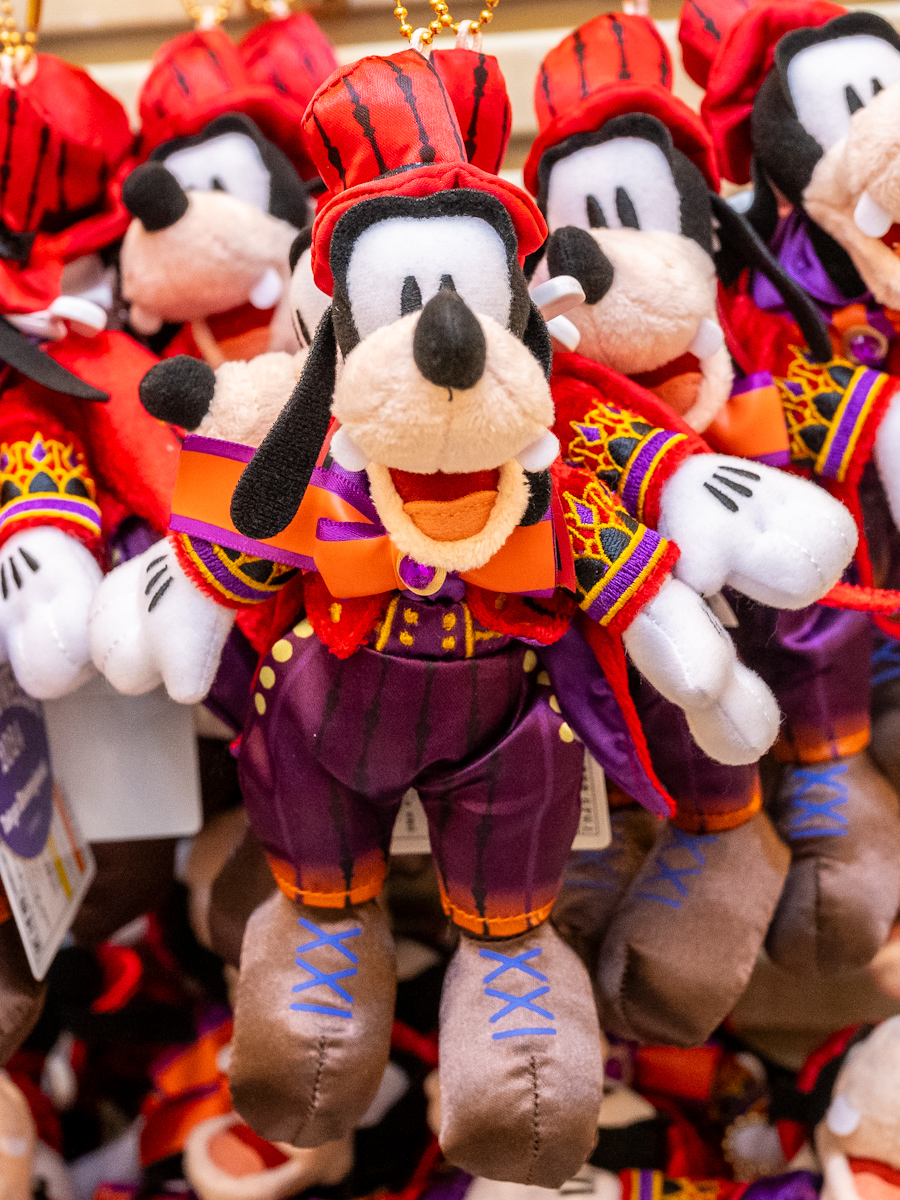 新パレード「ザ・ヴィランズ・ハロウィーン“Into the Frenzy