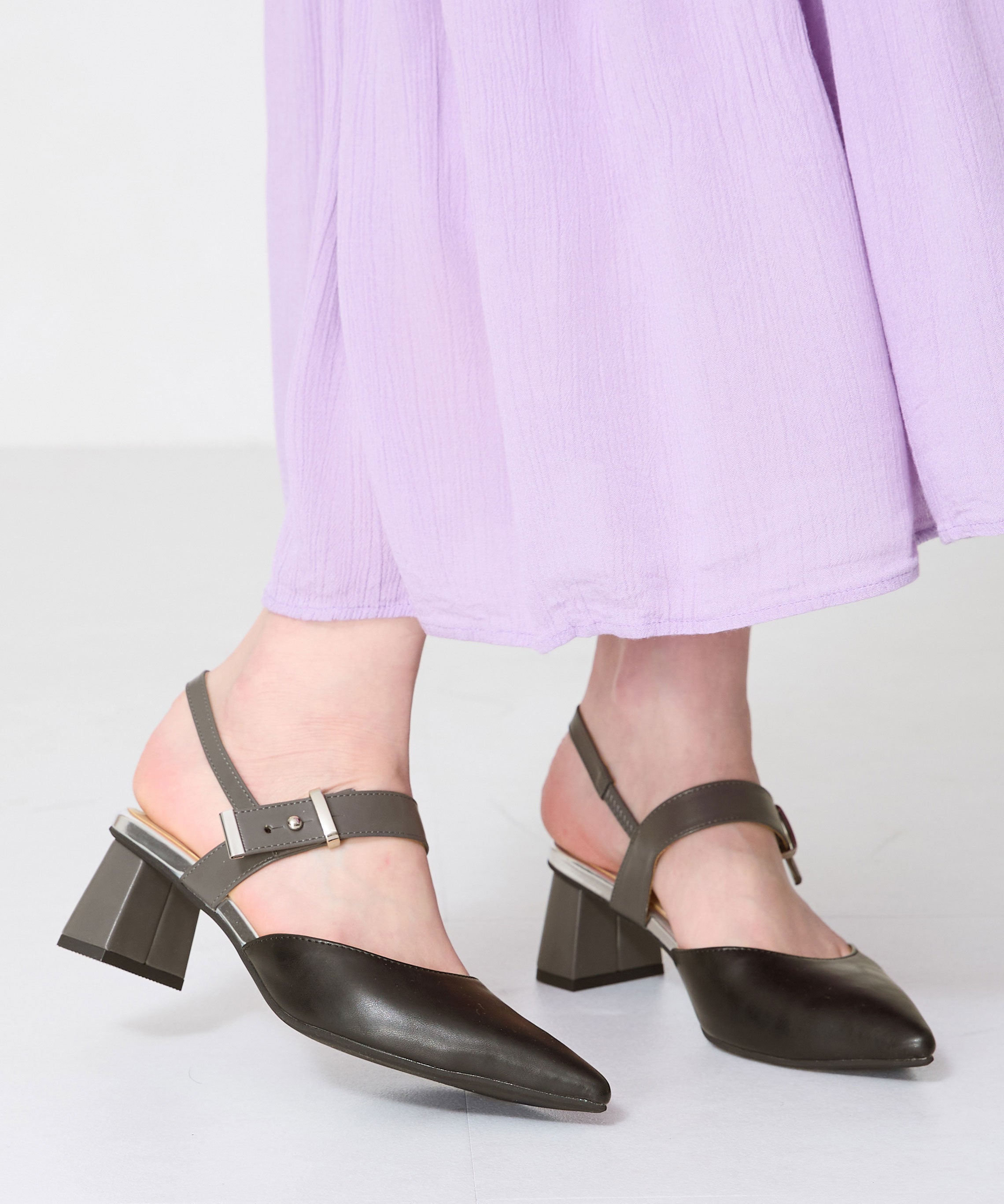 ポインテッドトゥボタンベルトパンプス/51118 – ORIENTALTRAFFIC