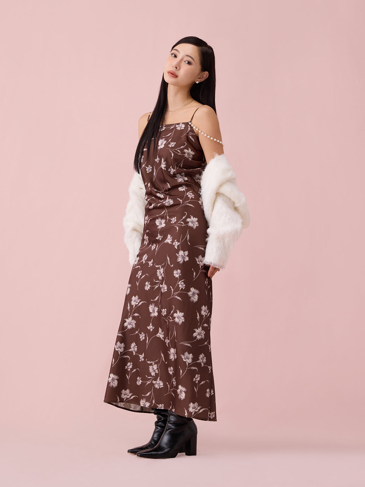 フラワーモチーフパールストラップキャミワンピース