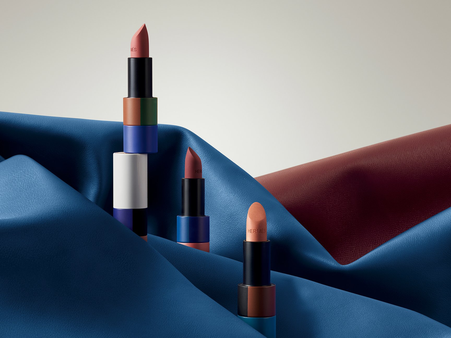 2024年秋コスメ】エルメス：青の色彩とレザーに着想を得たアイシャドウ