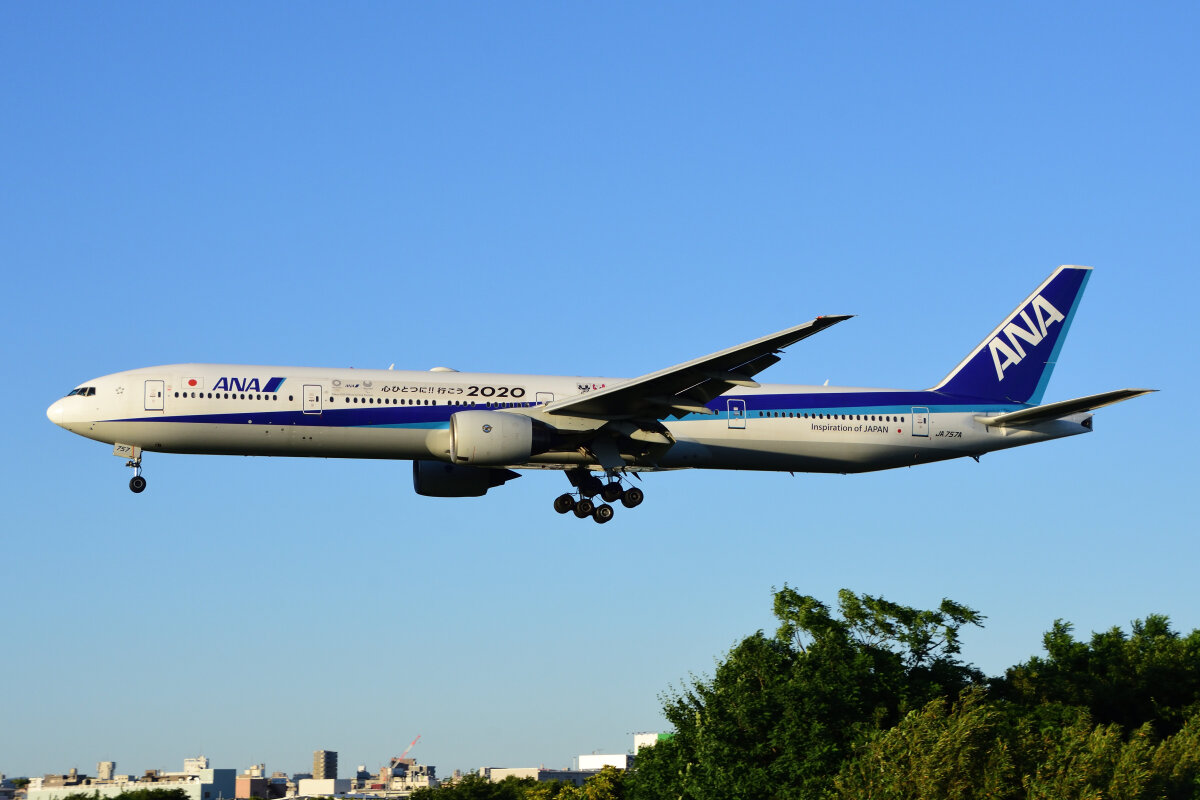 ANAの777-300、「JA757A」が離日 | FlyTeam ニュース