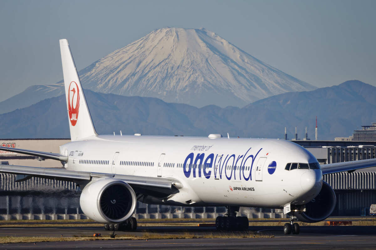 JAL、元ワンワールド塗装の777‑300ER ついに離日 「JA732J