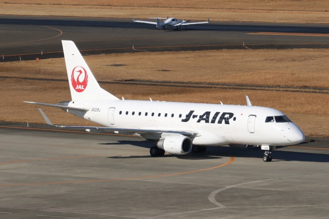 ジェイエア 機材一覧 エンブラエル170 | FlyTeam(フライチーム)