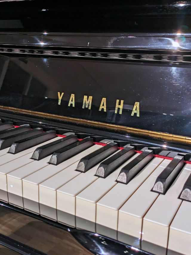 YAMAHA（ヤマハ） YU50 中古ピアノ ライバルはグランドピアノ！ ヤマハ
