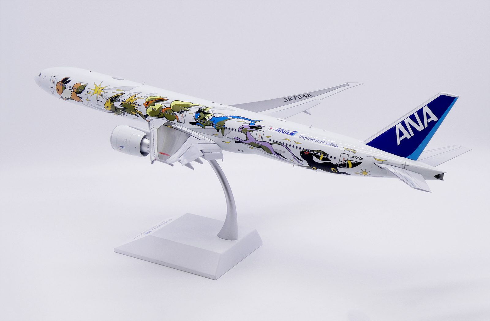 36CM 1:200 JC Wings ANA B777-300ER JA784A ​Passenger Airplane