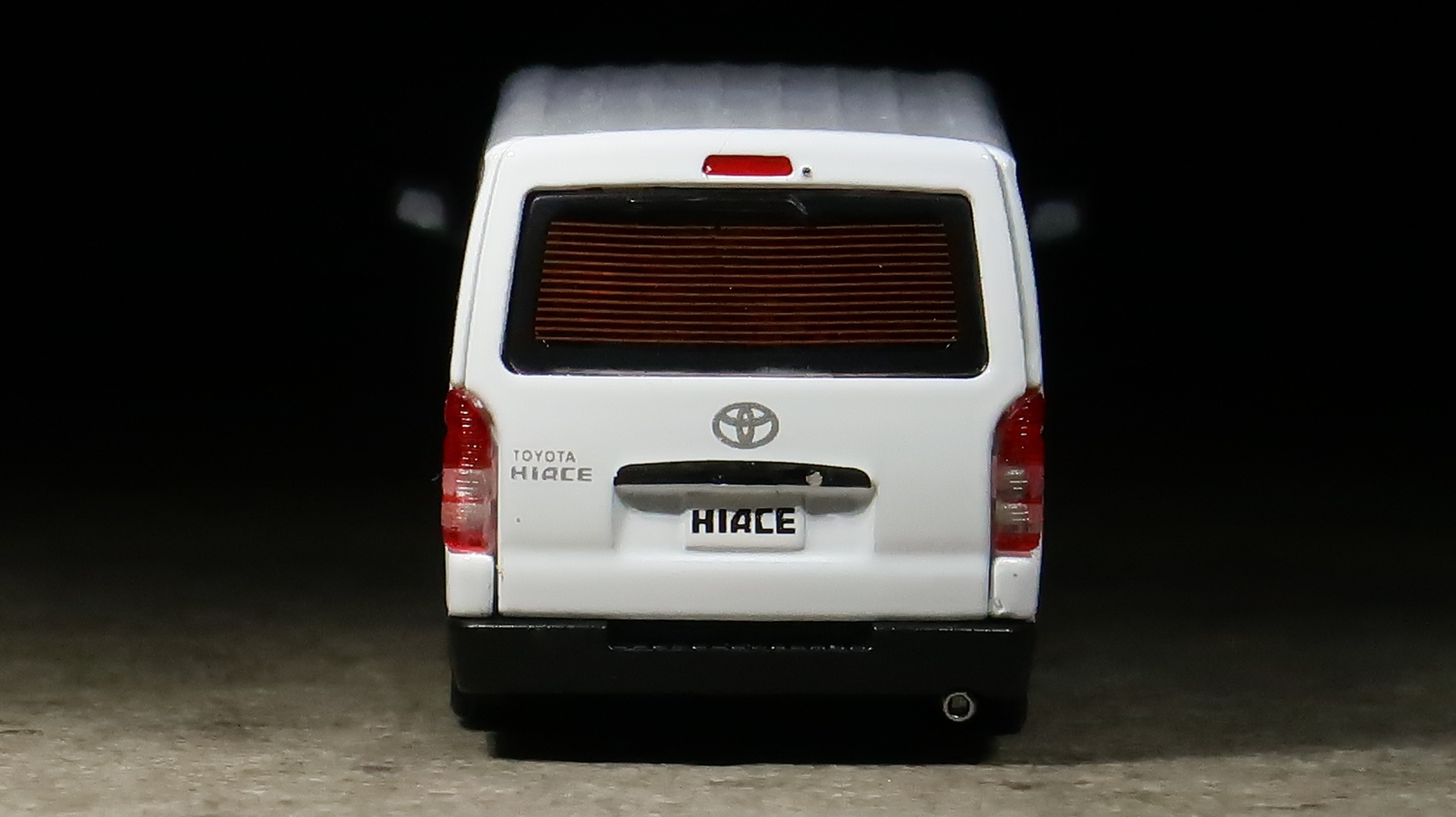 モデルインプレッション】 BM Creations 1/64 Toyota Hiace White