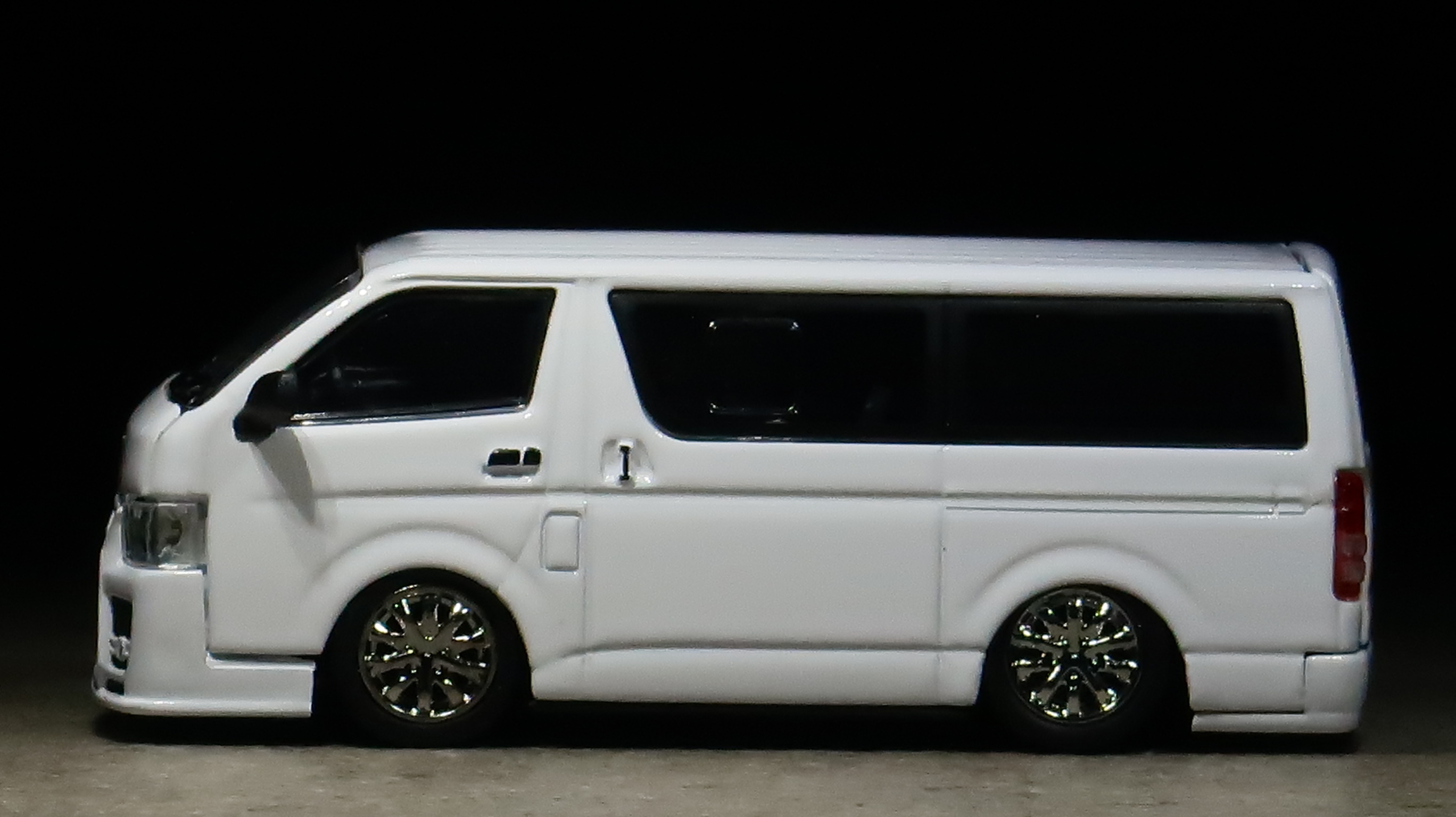 モデルインプレッション】 BM Creations 1/64 Toyota Hiace White