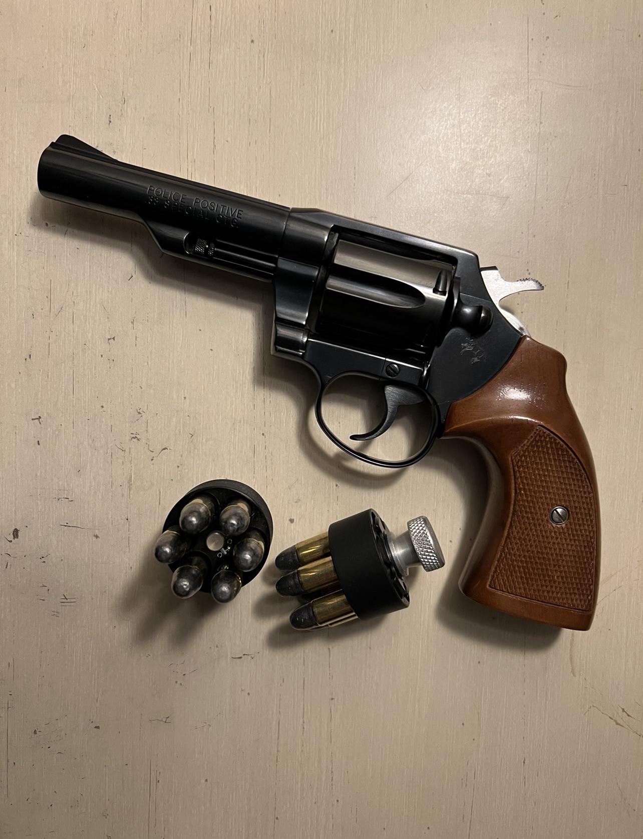 コルト ポリス ポジティブ スペシャル : r/Revolvers