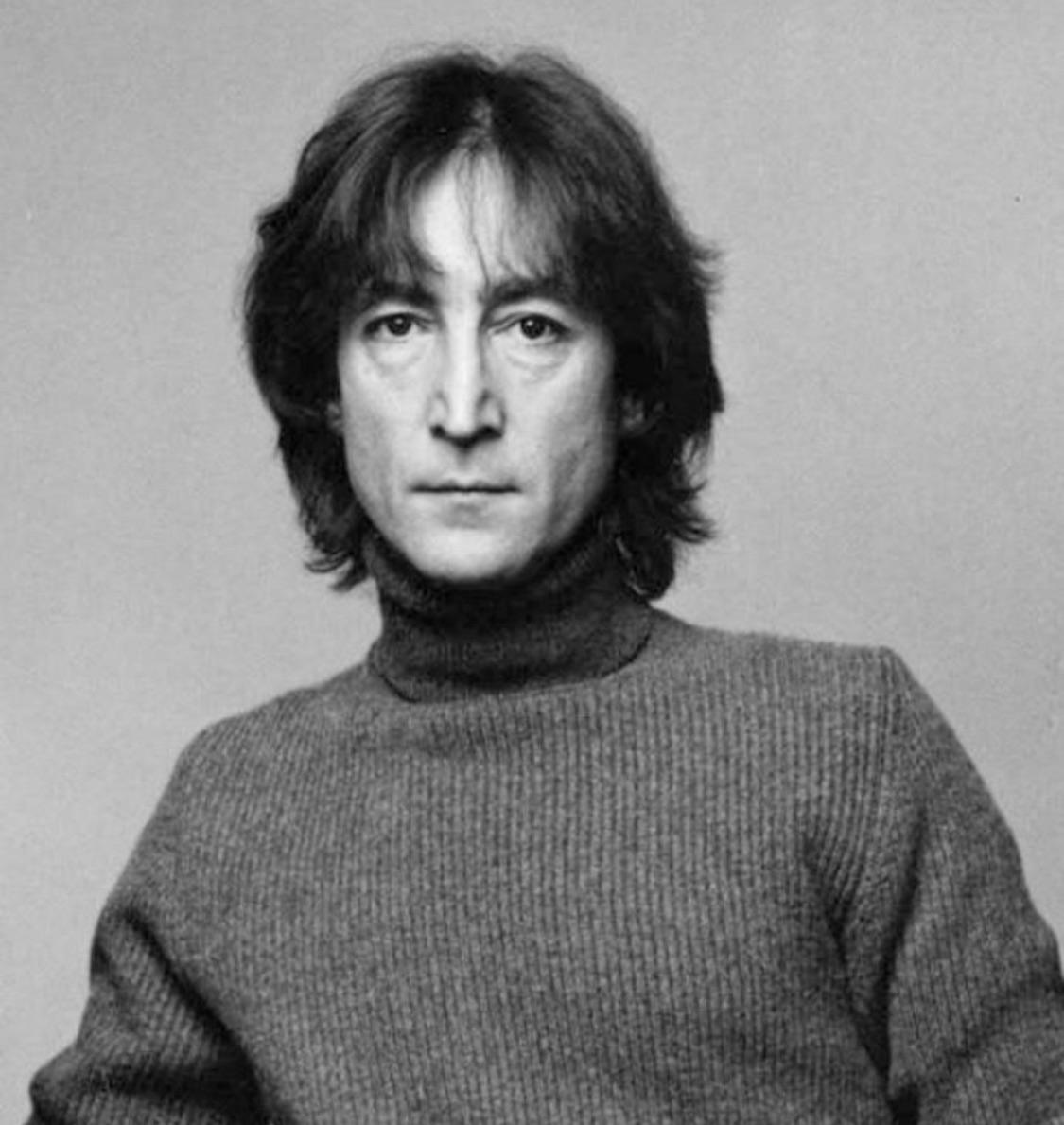 ジョン・レノン、1980年11月にカッコよくキメてる : r/beatles