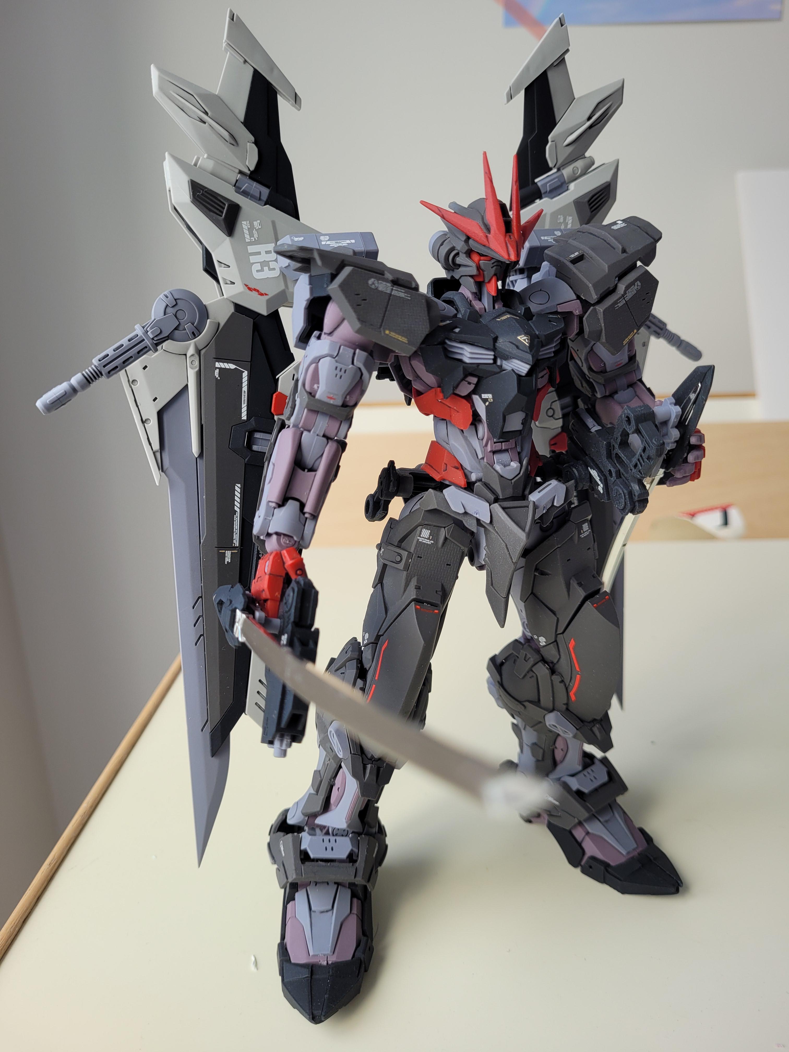 初めての海賊版 - Mr. Model Astray Noir : r/Gunpla