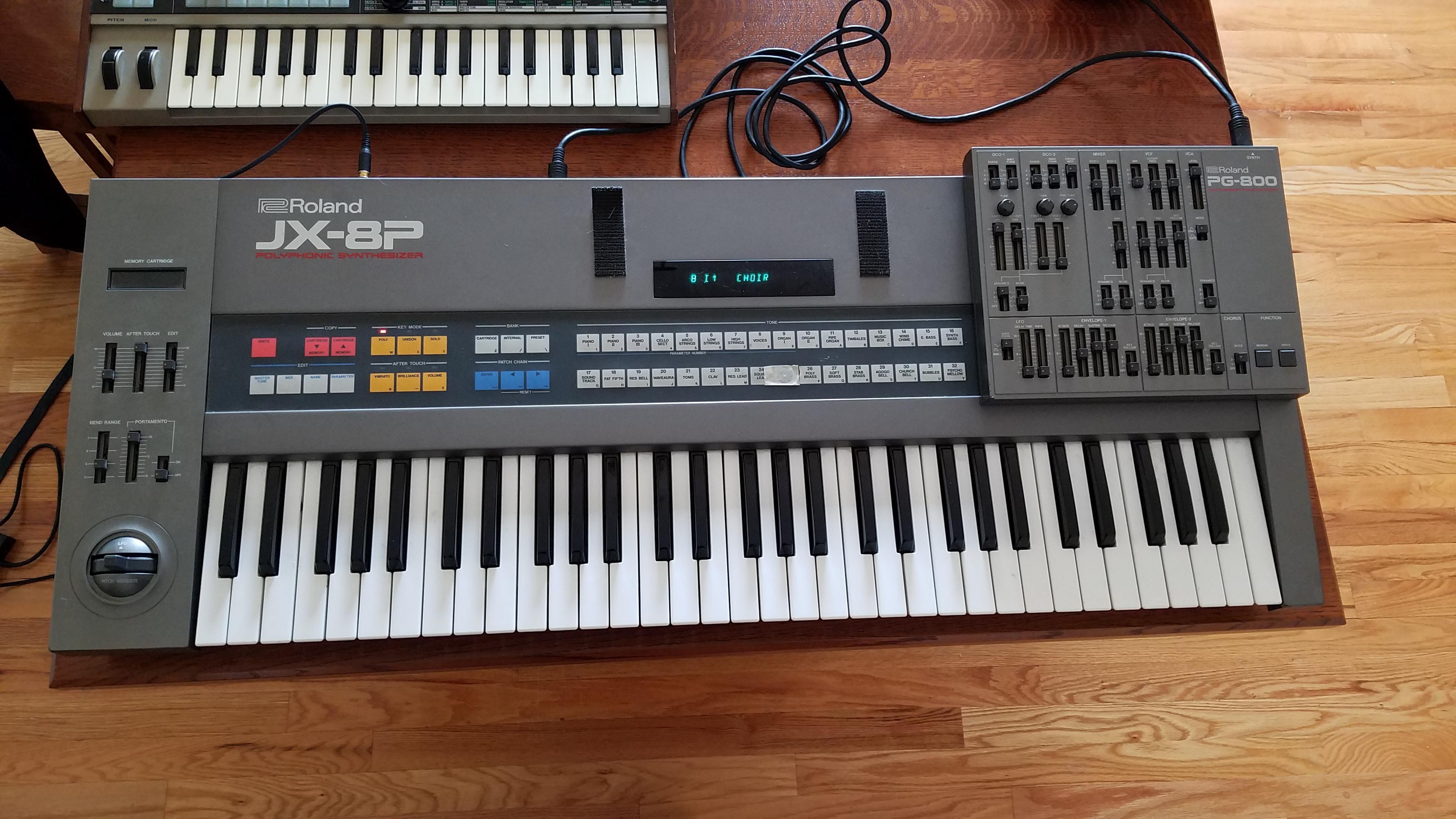 新しいシンセの日！Roland JX-8P と PG-800 プログラマー！ : r
