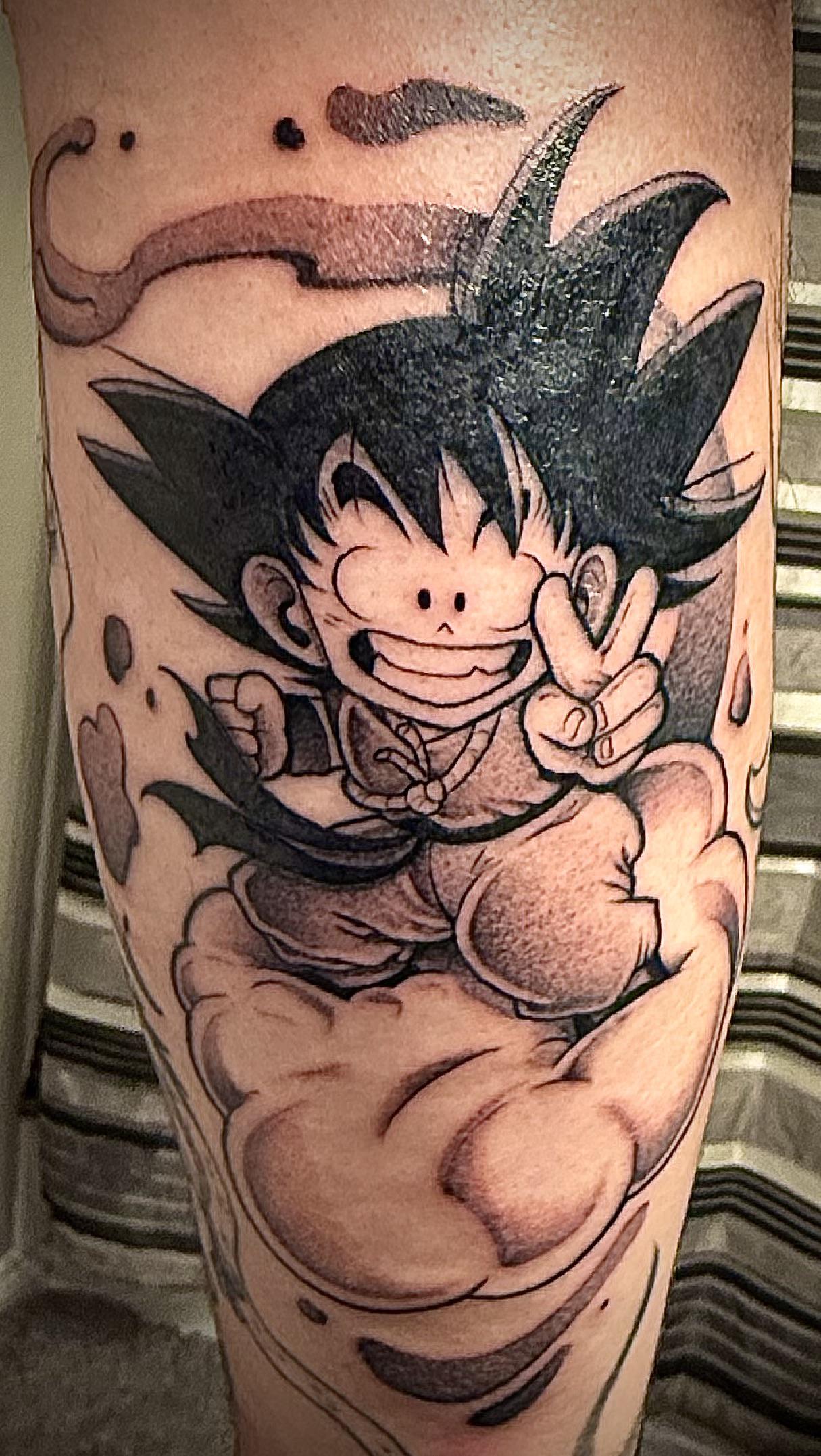 新しいタトゥー、キン斗雲に乗った悟空 : r/dbz