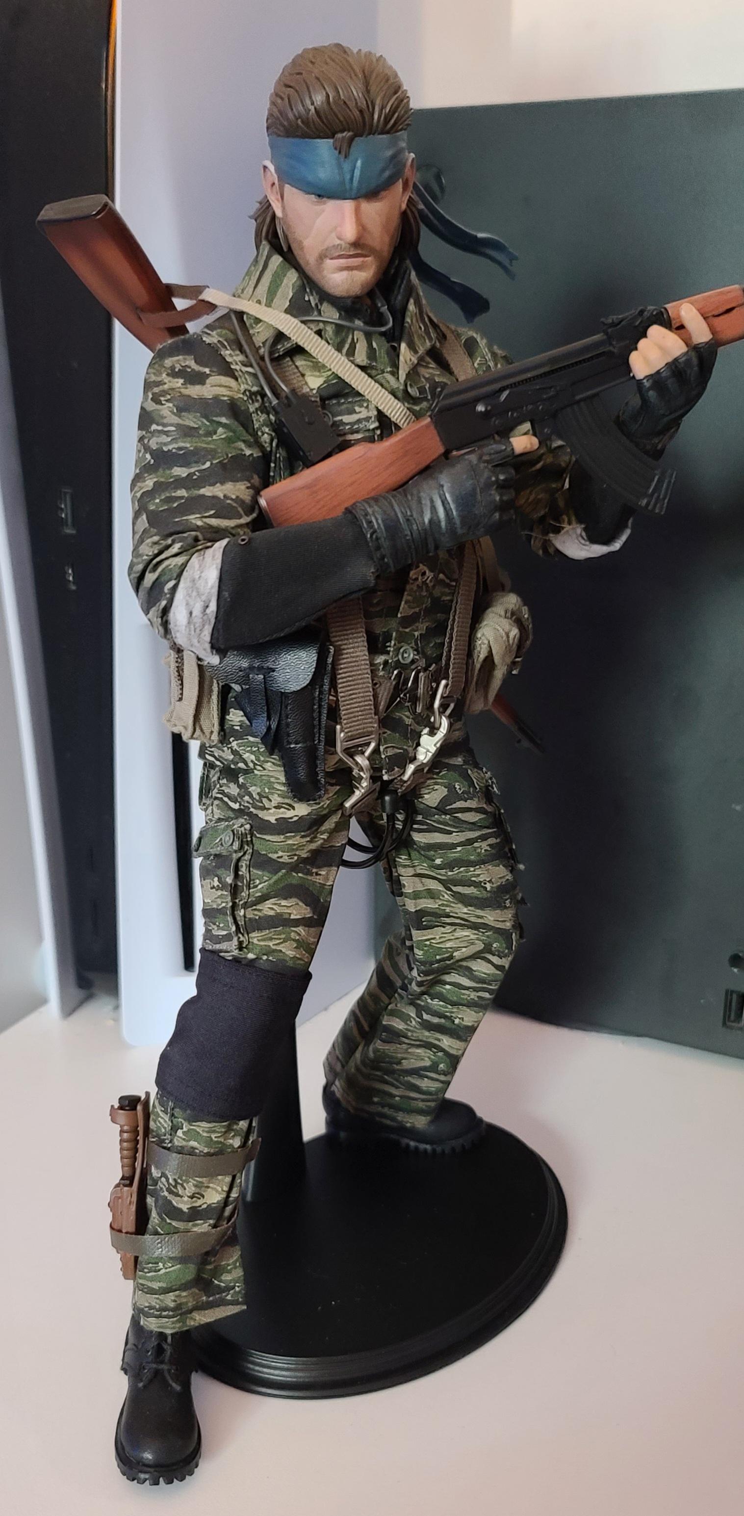 MGS3のカスタム1/6ネイキッド・スネーク : r/hottoys