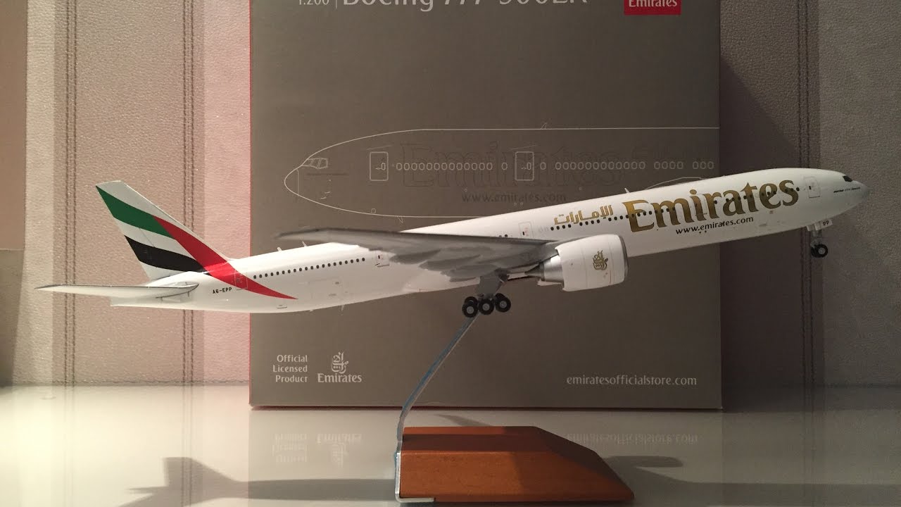 Gemini Jets Emirates B777-300ER Model Plane 1:200 - YouTube