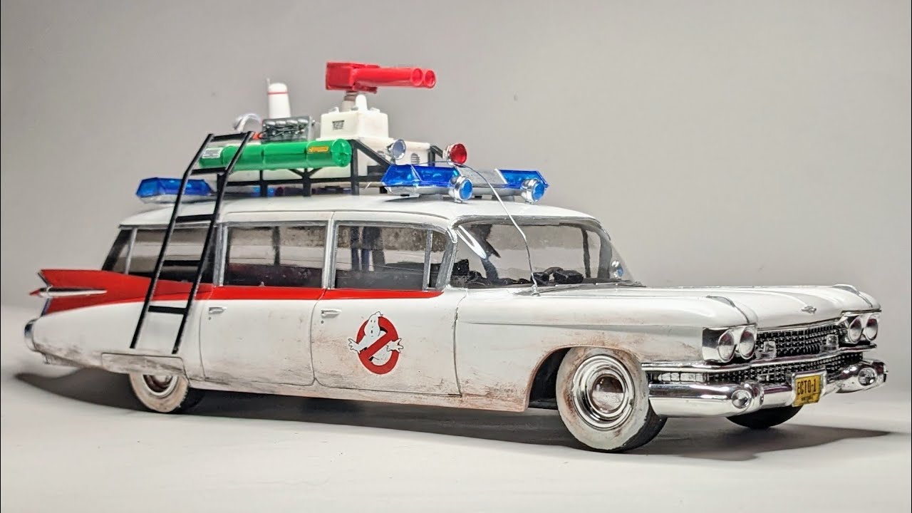 1:25 scale GHOSTBUSTERS ECTO-1A KIT review. - YouTube