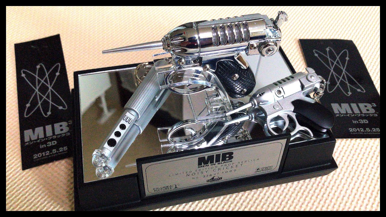 men in black 3 the movie noisy cricket & neuralyzer toy replica