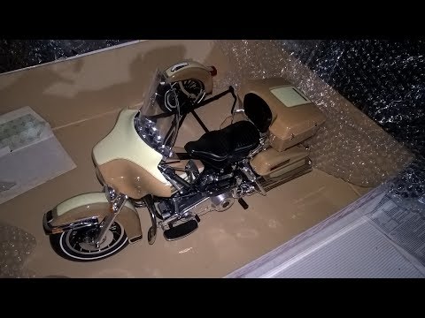 1/6 Tamiya Harley Davidson FLH Classic with Sidecar Part 23- The