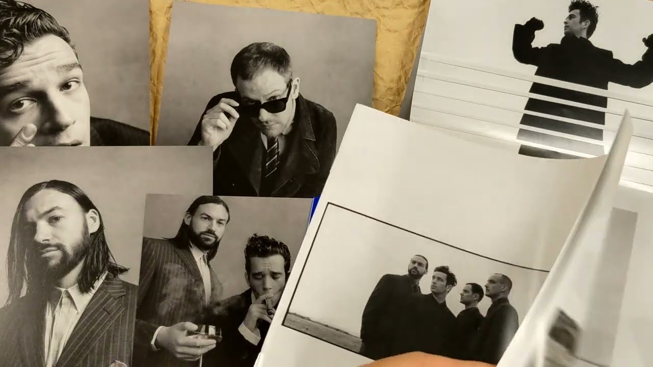 Unboxing] THE 1975: Being Funny In A Foreign Language [Deluxe (LTD