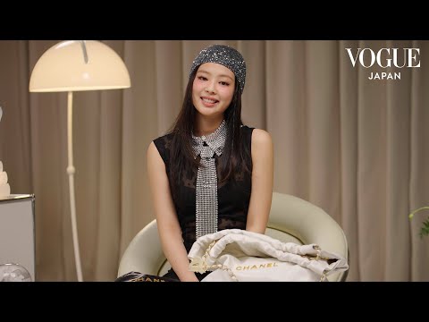 Inside Blackpink JENNIE's Chanel Bag | VOGUE JAPAN - YouTube