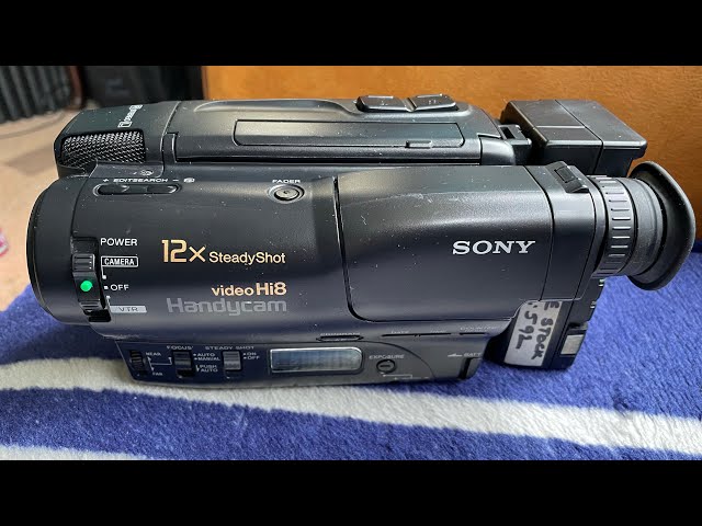 SONY CCD-TR400 Hi8 Unit From 1994 - YouTube
