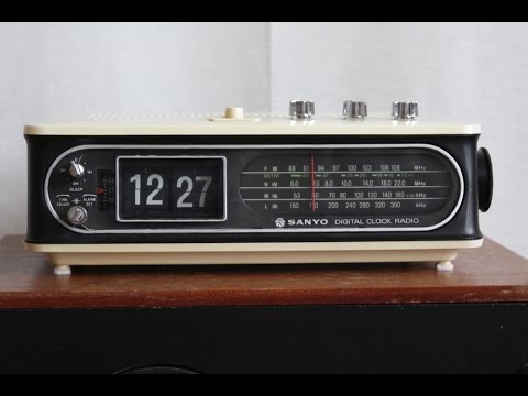 Sanyo RM8400 Digital Clock Radio - YouTube