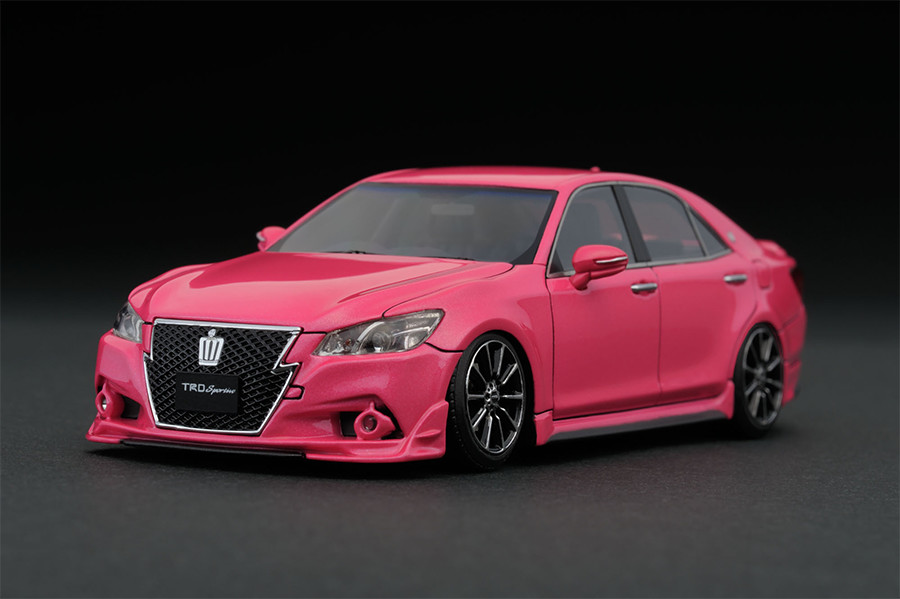 IG0535 1/43 Toyota Crown Athlete G TRD Sportivo Pink | LINE UP