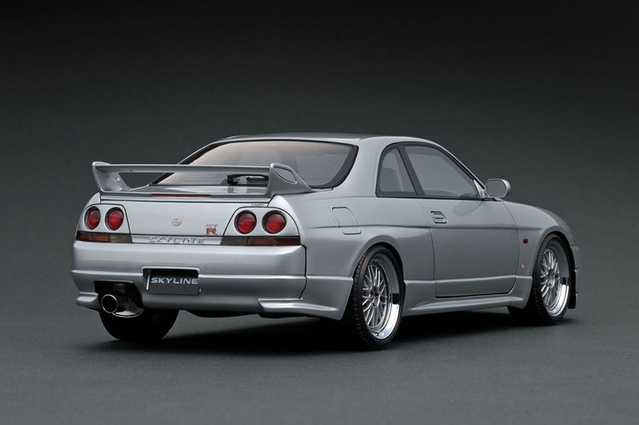 IG1311 1/18 Nissan Skyline GT-R (BCNR33) V-spec Silver | LINE UP