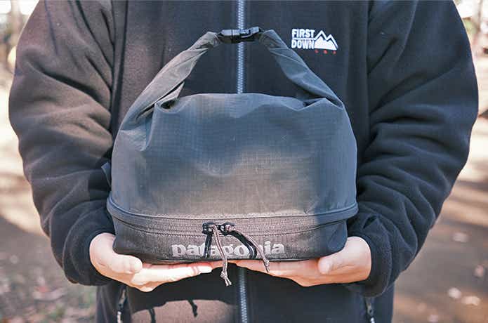 パタゴニアのコレ超便利！容量を調整できる「ブラックホール」のバッグ