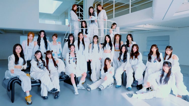 tripleSが日本ファンクラブ開設、早期入会者にはObjektの実物カード